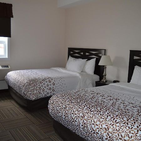 Auberge Macdonald Guest Inn Iroquois Falls Eksteriør billede