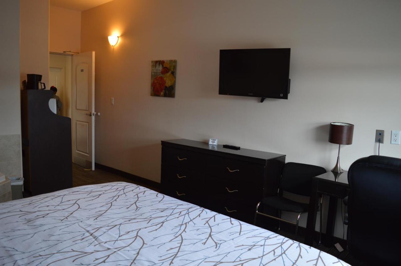 Auberge Macdonald Guest Inn Iroquois Falls Eksteriør billede